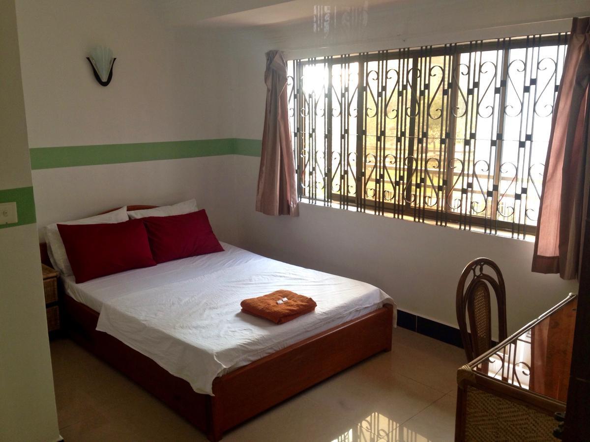 Lazy Gecko Guesthouse Phnom Penh Ngoại thất bức ảnh
