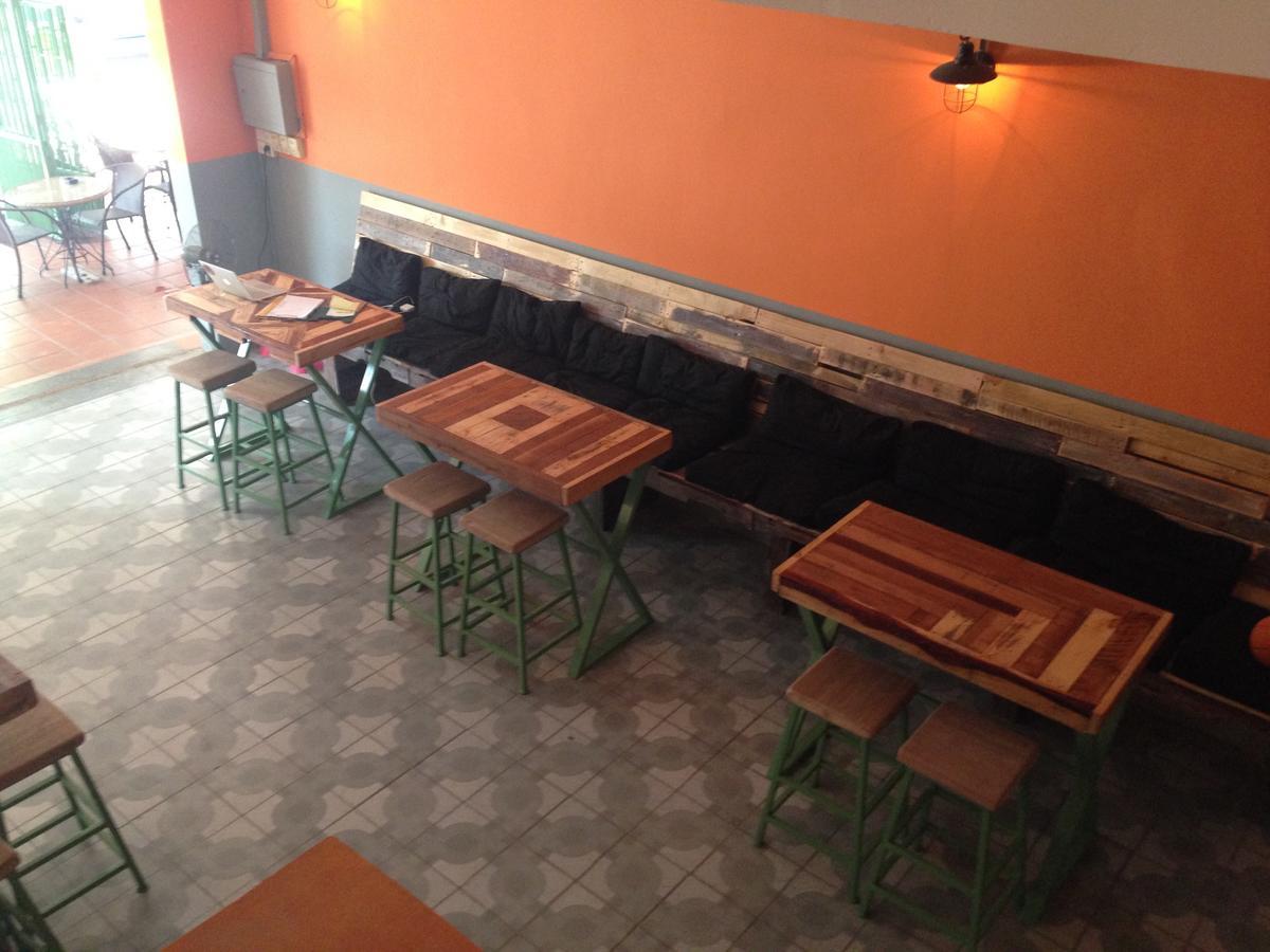 Lazy Gecko Guesthouse Phnom Penh Ngoại thất bức ảnh
